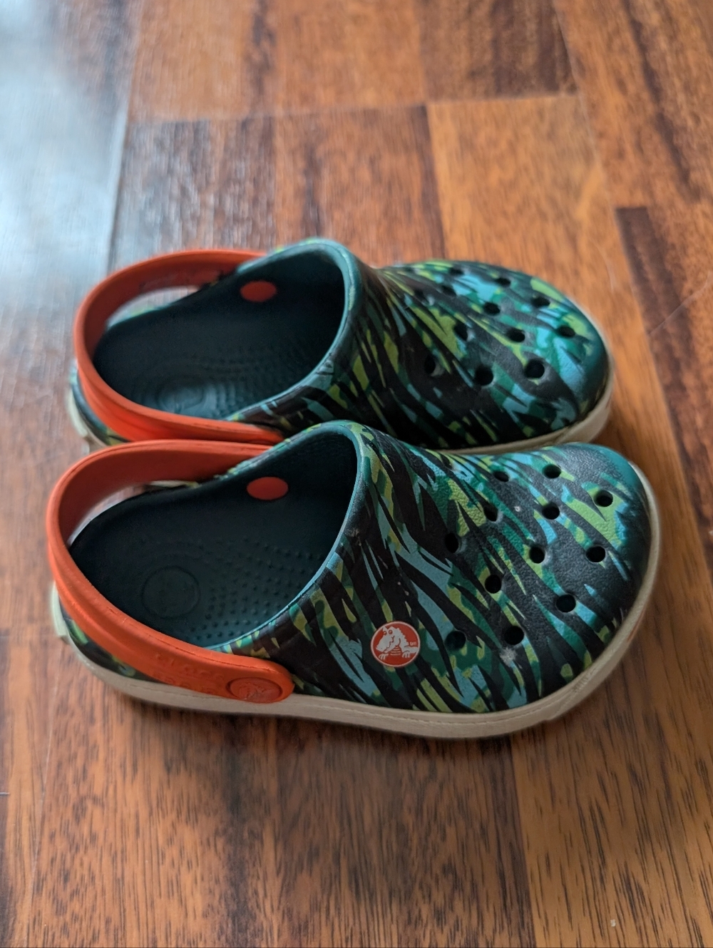 CROCS Camo Slide On Kids Sandals. Size 6 C 7.